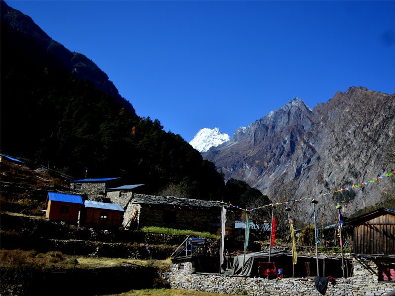 Manaslu Larke Pass Trek