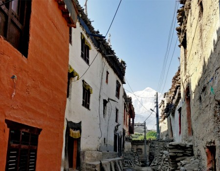 Trekking To Mustang Region